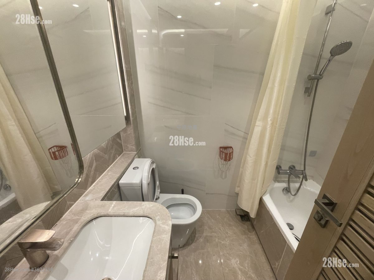 Grand Central Sell 3 Bedrooms 830 ft² Grand Central Sell 3 Bedrooms 830 ft²