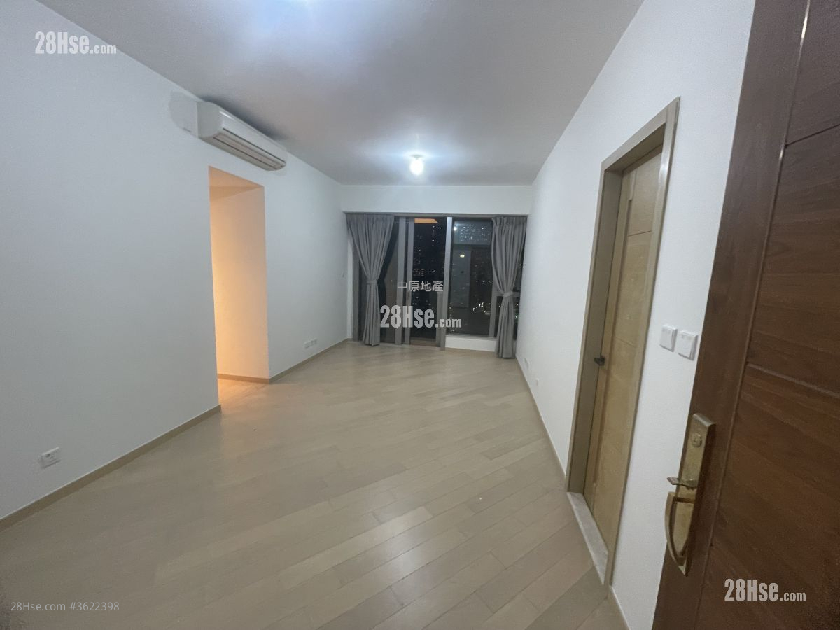Grand Central Sell 3 Bedrooms 830 ft² Grand Central Sell 3 Bedrooms 830 ft²