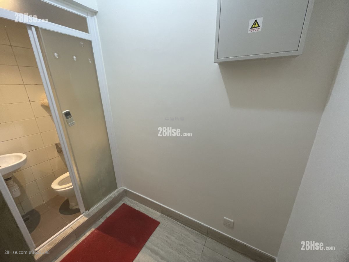 Grand Central Sell 3 Bedrooms 830 ft² Grand Central Sell 3 Bedrooms 830 ft²