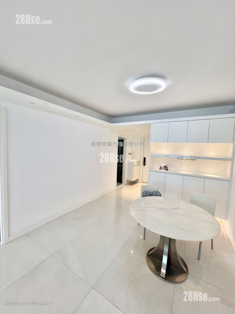 living room: Bellagio Sell 3 Bedrooms , 2 Bathrooms 891 ft² living room: Bellagio Sell 3 Bedrooms , 2 Bathrooms 891 ft²