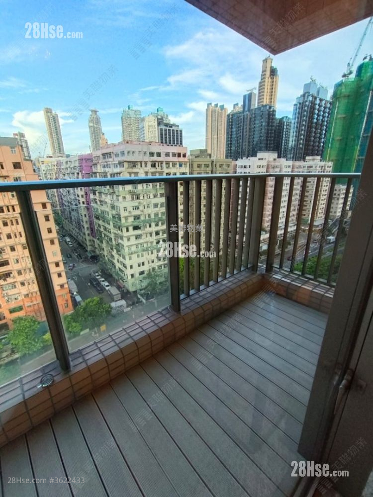 Harbour Green Sell 2 Bedrooms 482 ft²