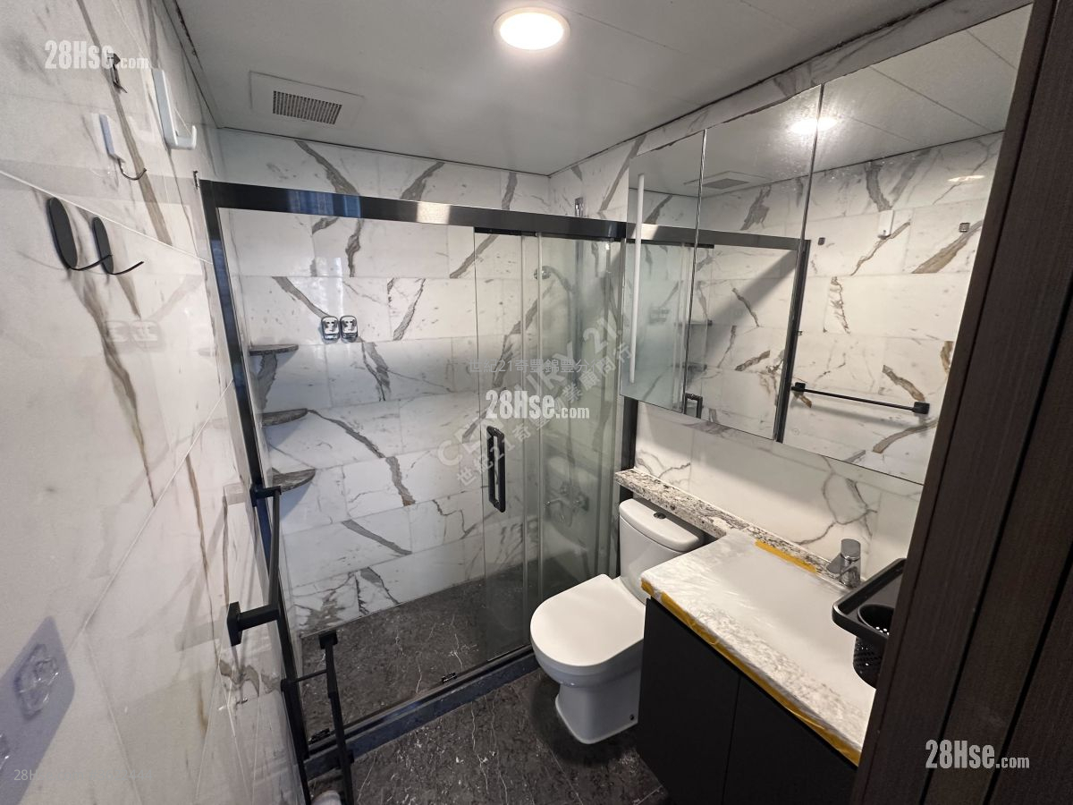 Lake Silver Sell 2 Bedrooms , 1 Bathroom 551 ft² Lake Silver Sell 2 Bedrooms , 1 Bathroom 551 ft²