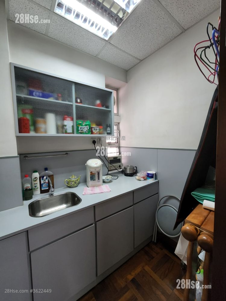 高威樓 售盤 1 房 , 1 廁所 350 平方呎 高威樓 售盤 1 房 , 1 廁所 350 平方呎