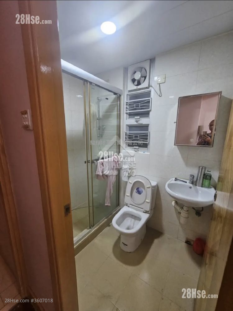 耀昌大廈 租盤 3 房 , 2 浴室 560 平方呎 耀昌大廈 租盤 3 房 , 2 浴室 560 平方呎