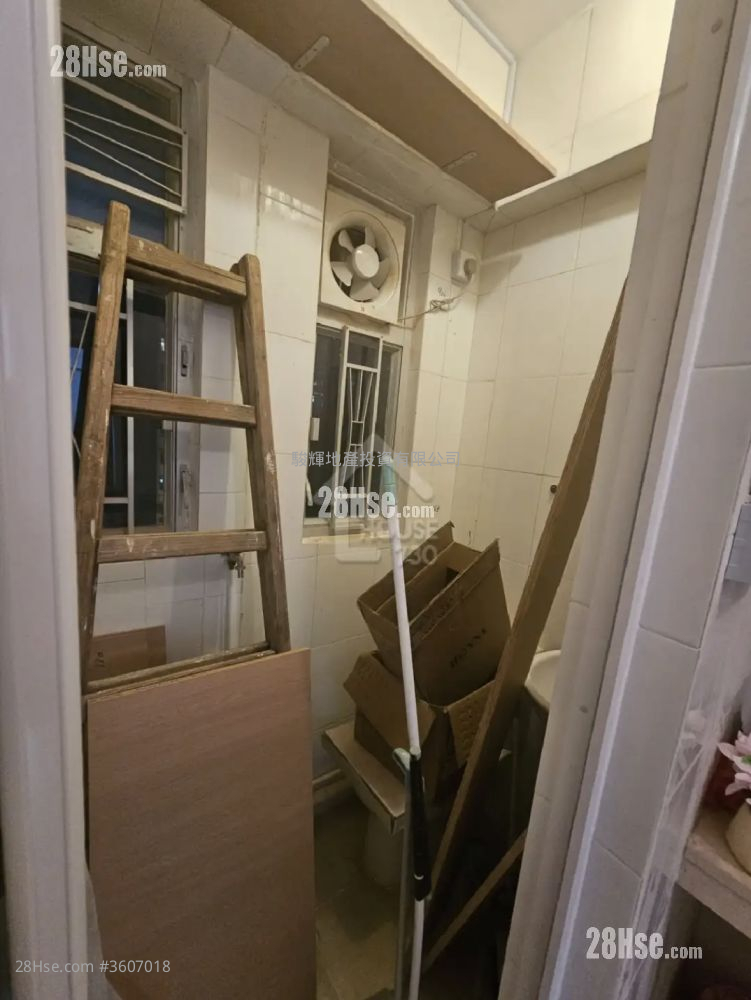 耀昌大廈 租盤 3 房 , 2 浴室 560 平方呎 耀昌大廈 租盤 3 房 , 2 浴室 560 平方呎