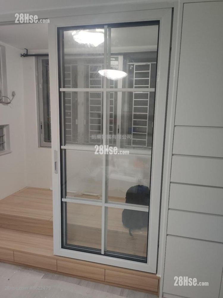 Choi Hing Court Sell 3 Bedrooms , 1 Bathroom 385 ft² Choi Hing Court Sell 3 Bedrooms , 1 Bathroom 385 ft²