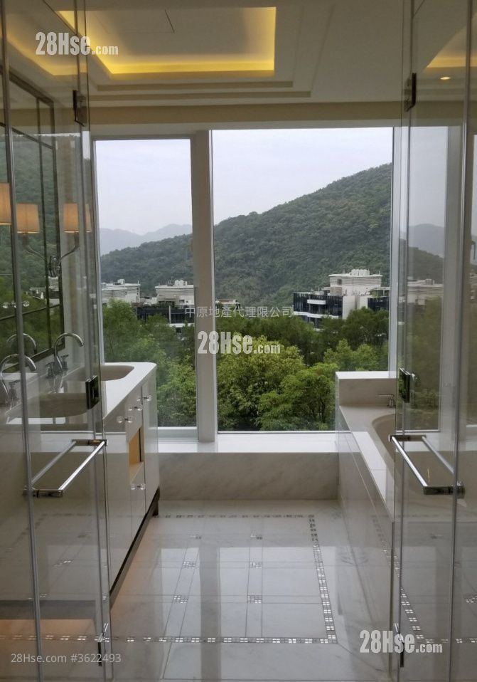 Le Cap Rental 1,810 ft² Le Cap Rental 1,810 ft²