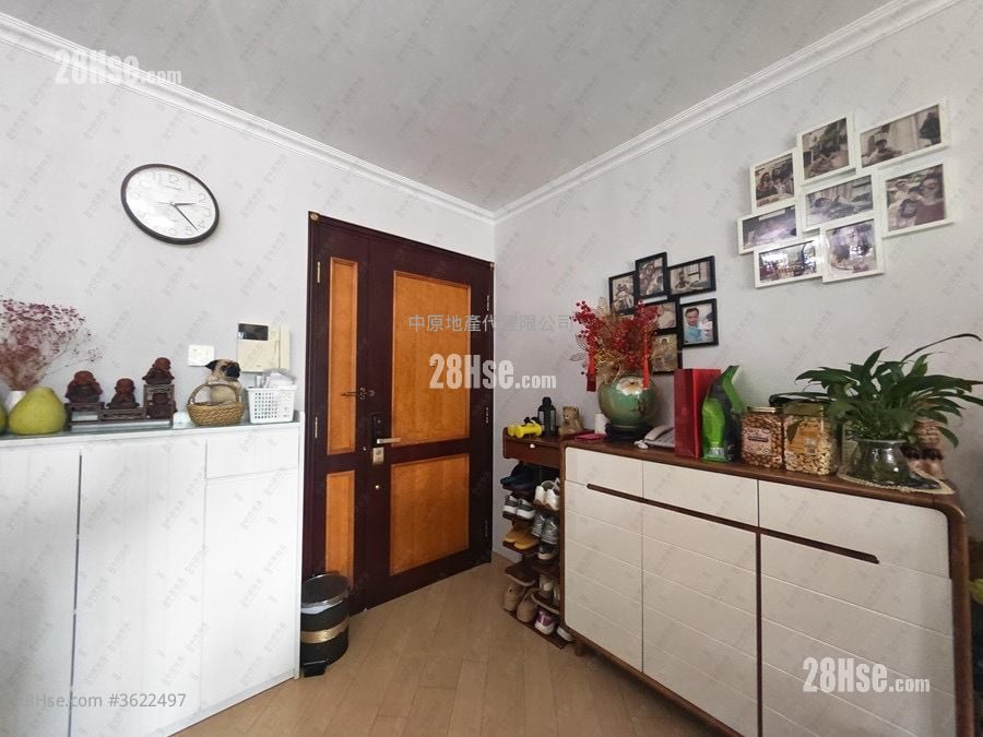 Royal Ascot Sell 3 Bedrooms , 2 Bathrooms 974 ft² Royal Ascot Sell 3 Bedrooms , 2 Bathrooms 974 ft²