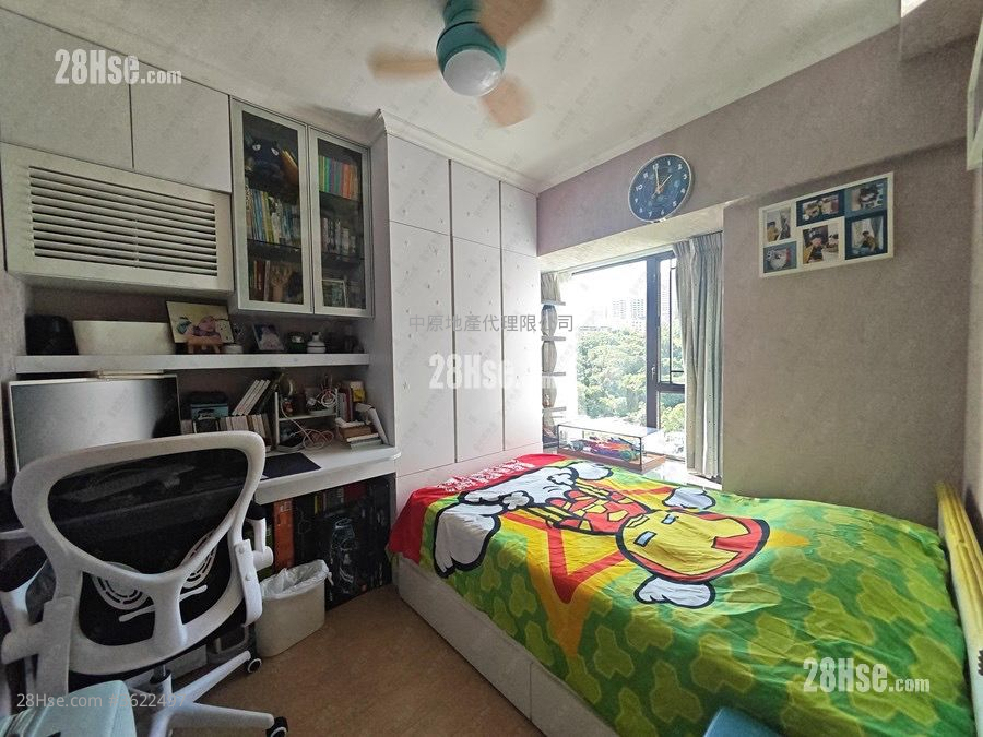 Royal Ascot Sell 3 Bedrooms , 2 Bathrooms 974 ft² Royal Ascot Sell 3 Bedrooms , 2 Bathrooms 974 ft²