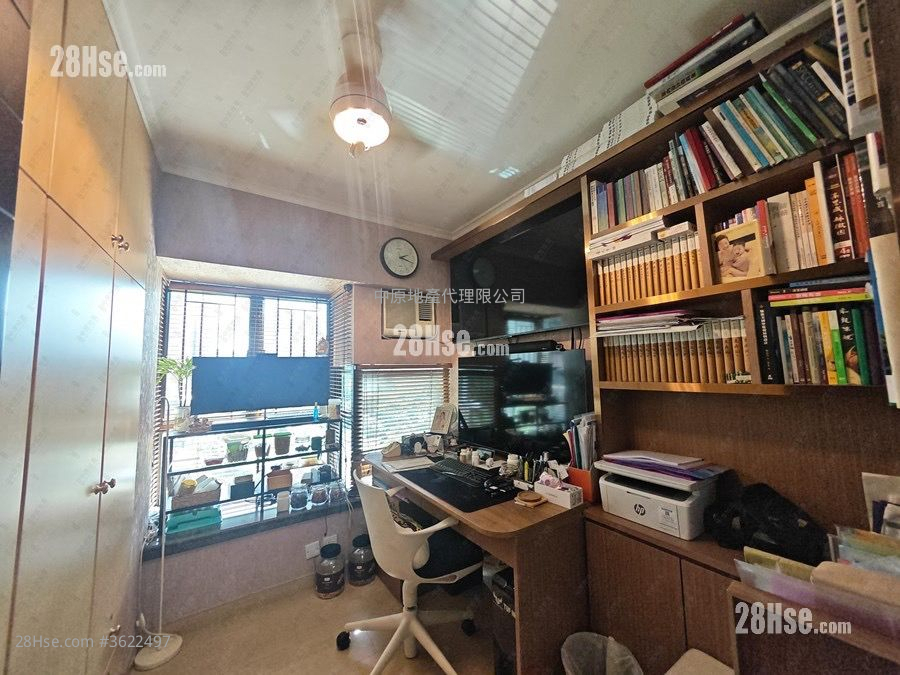 Royal Ascot Sell 3 Bedrooms , 2 Bathrooms 974 ft² Royal Ascot Sell 3 Bedrooms , 2 Bathrooms 974 ft²