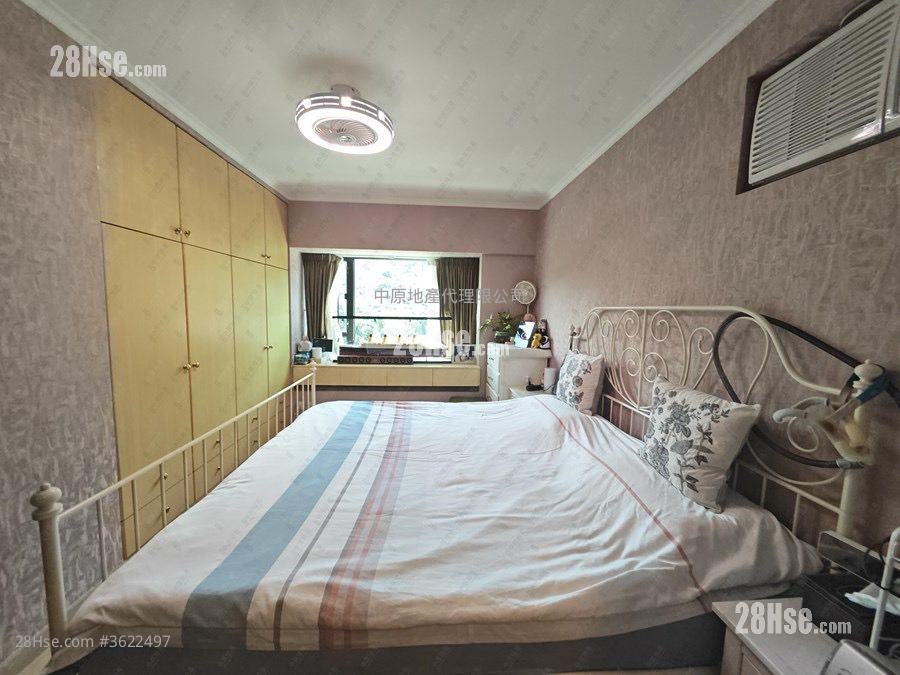 Royal Ascot Sell 3 Bedrooms , 2 Bathrooms 974 ft² Royal Ascot Sell 3 Bedrooms , 2 Bathrooms 974 ft²