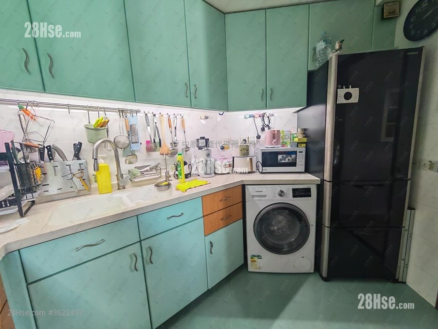 Royal Ascot Sell 3 Bedrooms , 2 Bathrooms 974 ft² Royal Ascot Sell 3 Bedrooms , 2 Bathrooms 974 ft²