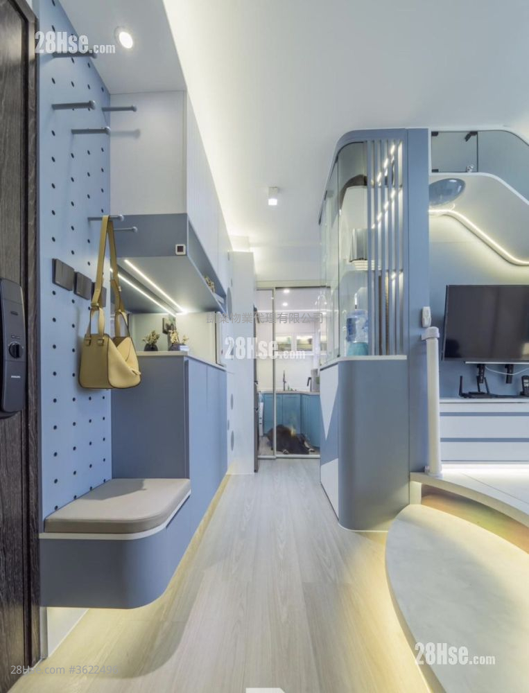 Choi Hing Court Sell 3 Bedrooms 452 ft² Choi Hing Court Sell 3 Bedrooms 452 ft²