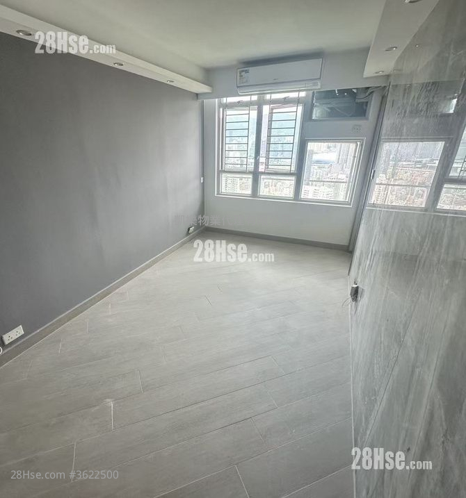 Kwun Tak Court Sell 2 Bedrooms , 1 Bathroom 449 ft²