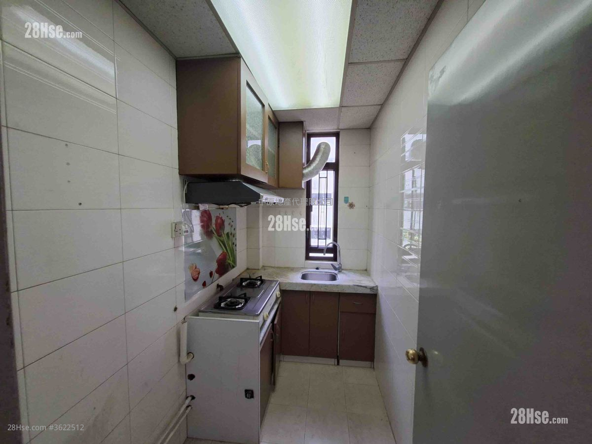 廚房: 綠楊新邨 售盤 2 房 , 1 浴室 445 平方呎 廚房: 綠楊新邨 售盤 2 房 , 1 浴室 445 平方呎