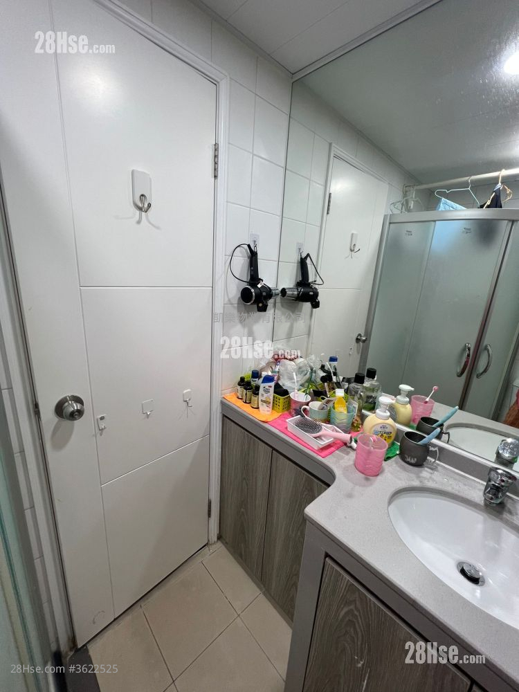 Kwun Tak Court Sell 2 Bedrooms , 1 Bathroom 482 ft² Kwun Tak Court Sell 2 Bedrooms , 1 Bathroom 482 ft²