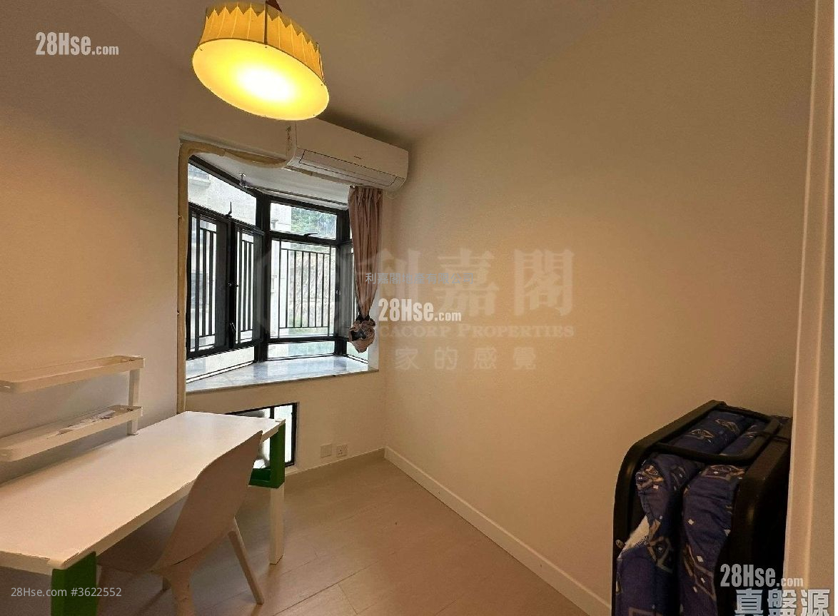 康怡花園 售盤 3 房 , 1 浴室 596 平方呎 康怡花園 售盤 3 房 , 1 浴室 596 平方呎