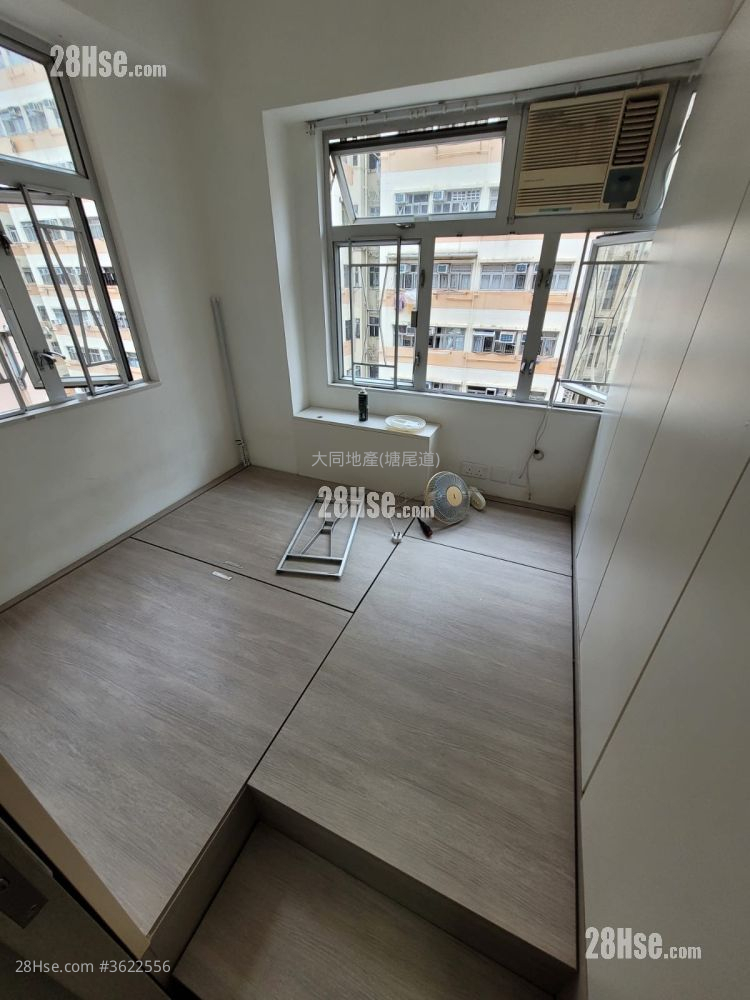 Cosmopolitan Estate Rental 2 Bedrooms 325 ft² Cosmopolitan Estate Rental 2 Bedrooms 325 ft²