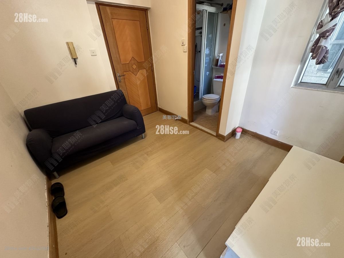 Golden Lion Garden Sell 2 Bedrooms 270 ft²