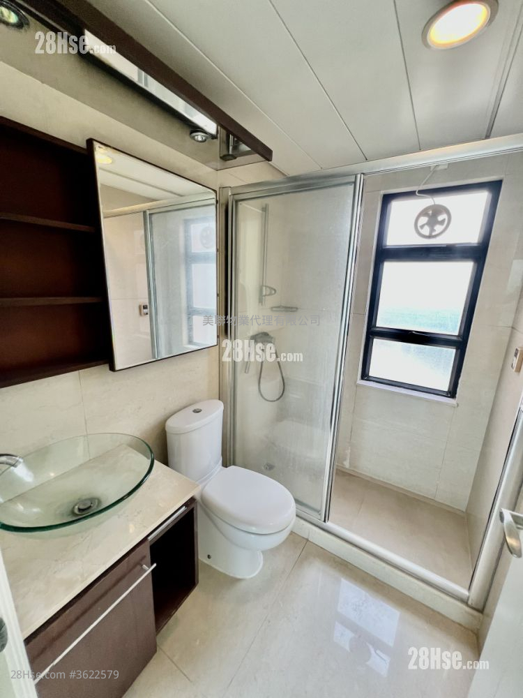 浴室: 海雲軒 售盤 3 房 , 2 浴室 680 平方呎 浴室: 海雲軒 售盤 3 房 , 2 浴室 680 平方呎