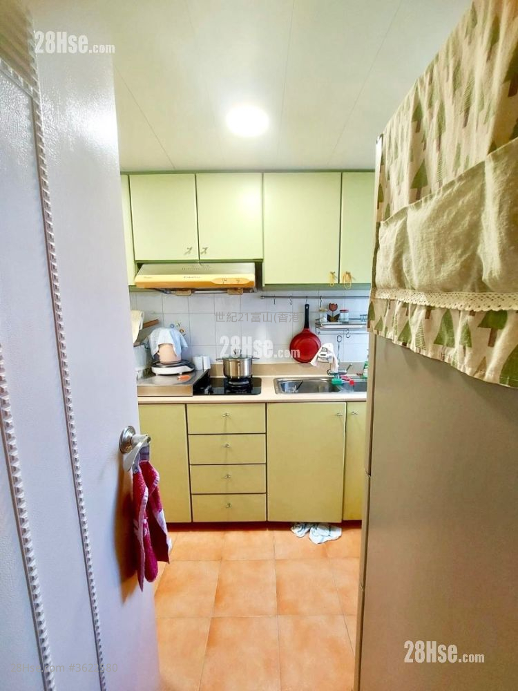 Fung Chuen Court Sell 2 Bedrooms , 1 Bathroom 407 ft² Fung Chuen Court Sell 2 Bedrooms , 1 Bathroom 407 ft²