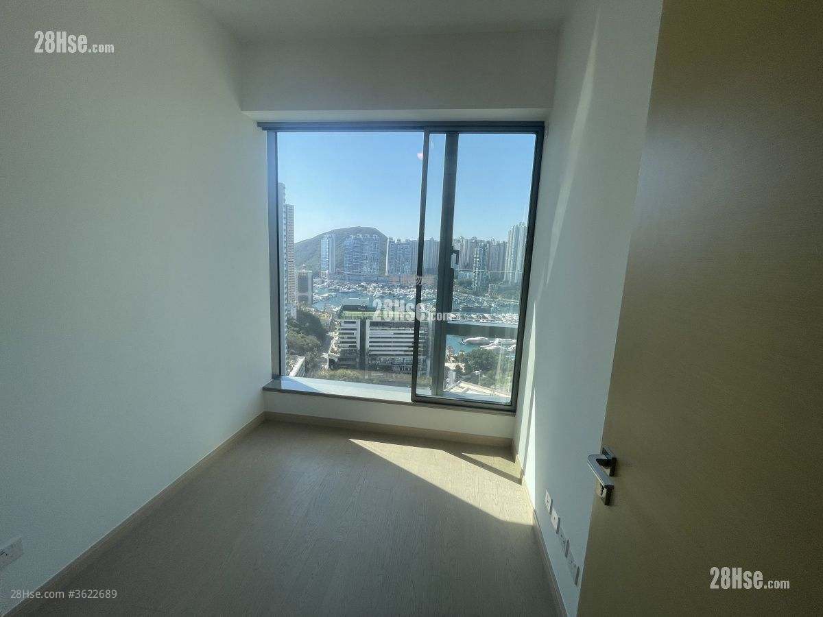 The Southside Rental 4 Bedrooms , 2 Bathrooms 1,299 ft² The Southside Rental 4 Bedrooms , 2 Bathrooms 1,299 ft²