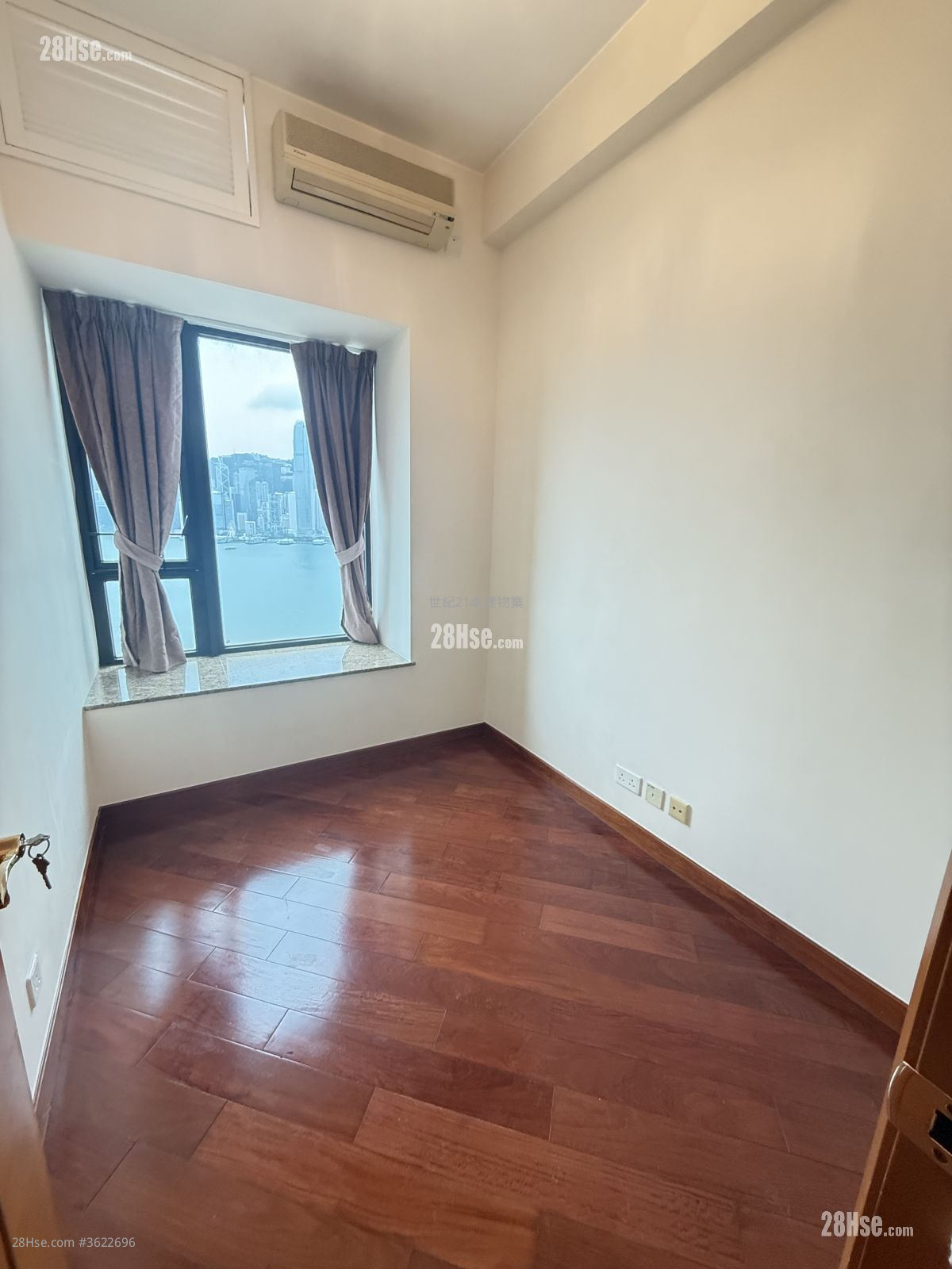 The Arch Rental 3 Bedrooms , 2 Bathrooms 841 ft² The Arch Rental 3 Bedrooms , 2 Bathrooms 841 ft²