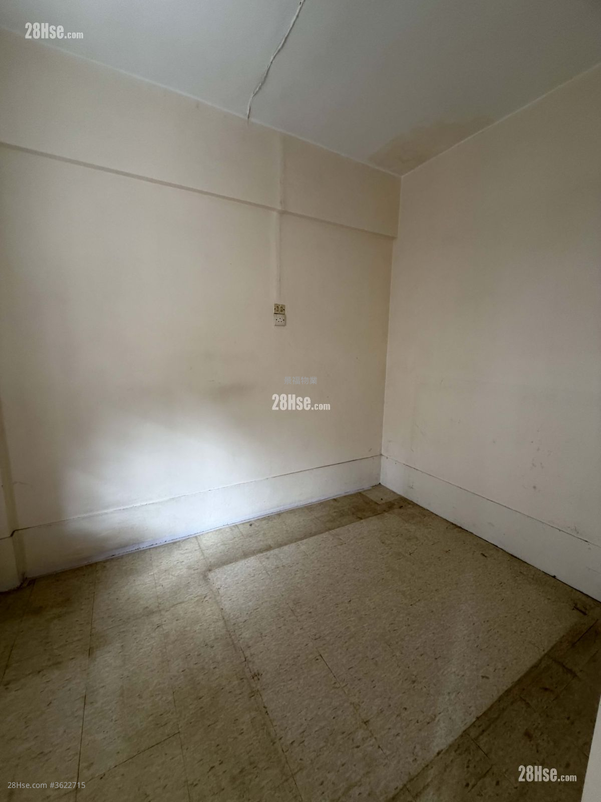 Lok Kwan House Sell 2 Bedrooms , 1 Bathroom 412 ft² Lok Kwan House Sell 2 Bedrooms , 1 Bathroom 412 ft²