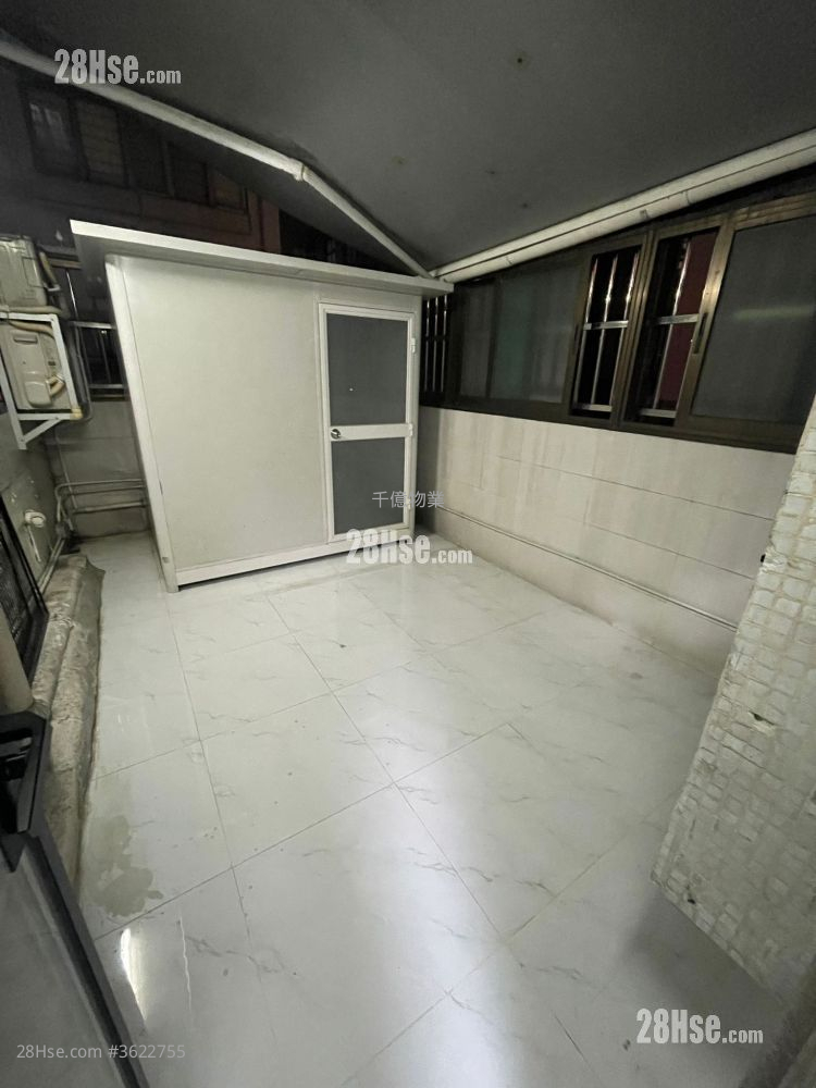 Golden Court Rental 2 Bedrooms 274 ft² Golden Court Rental 2 Bedrooms 274 ft²