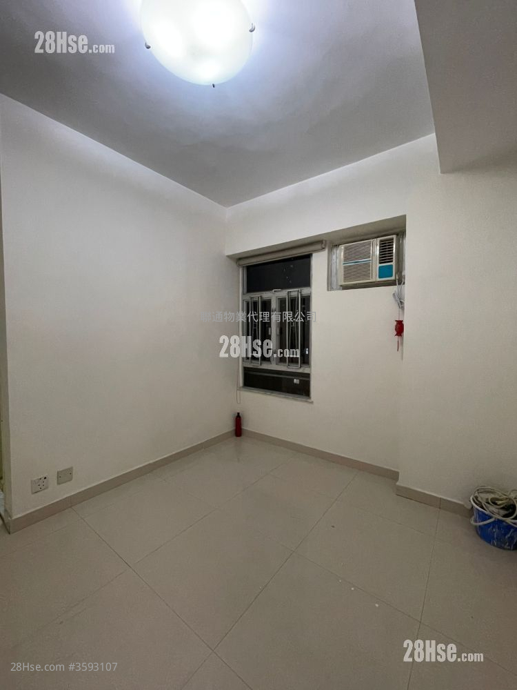 Sun Shing Centre Rental 2 Bedrooms , 1 Bathroom 287 ft²