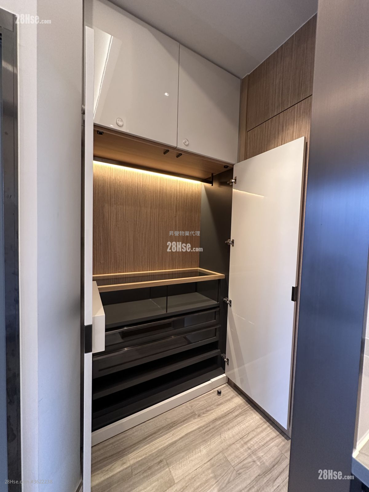 啟岸 租盤 開放式間隔 196 平方呎 啟岸 租盤 開放式間隔 196 平方呎