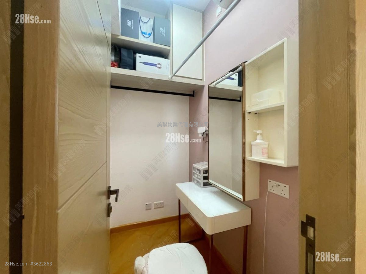 Grand Central Sell 2 Bedrooms , 1 Bathroom 590 ft² Grand Central Sell 2 Bedrooms , 1 Bathroom 590 ft²