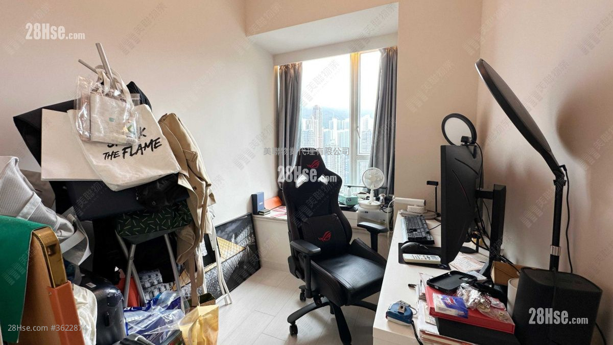 Lions Rise Sell 2 Bedrooms , 1 Bathroom 570 ft² Lions Rise Sell 2 Bedrooms , 1 Bathroom 570 ft²