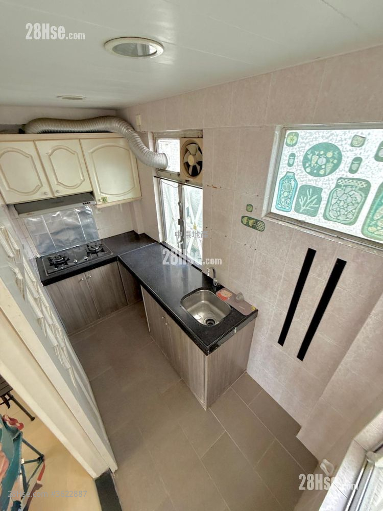 Seaview Garden Sell 2 Bedrooms , 1 Bathroom 582 ft² Seaview Garden Sell 2 Bedrooms , 1 Bathroom 582 ft²