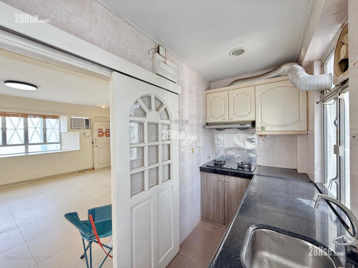 Seaview Garden Sell 2 Bedrooms , 1 Bathroom 582 ft² Seaview Garden Sell 2 Bedrooms , 1 Bathroom 582 ft²