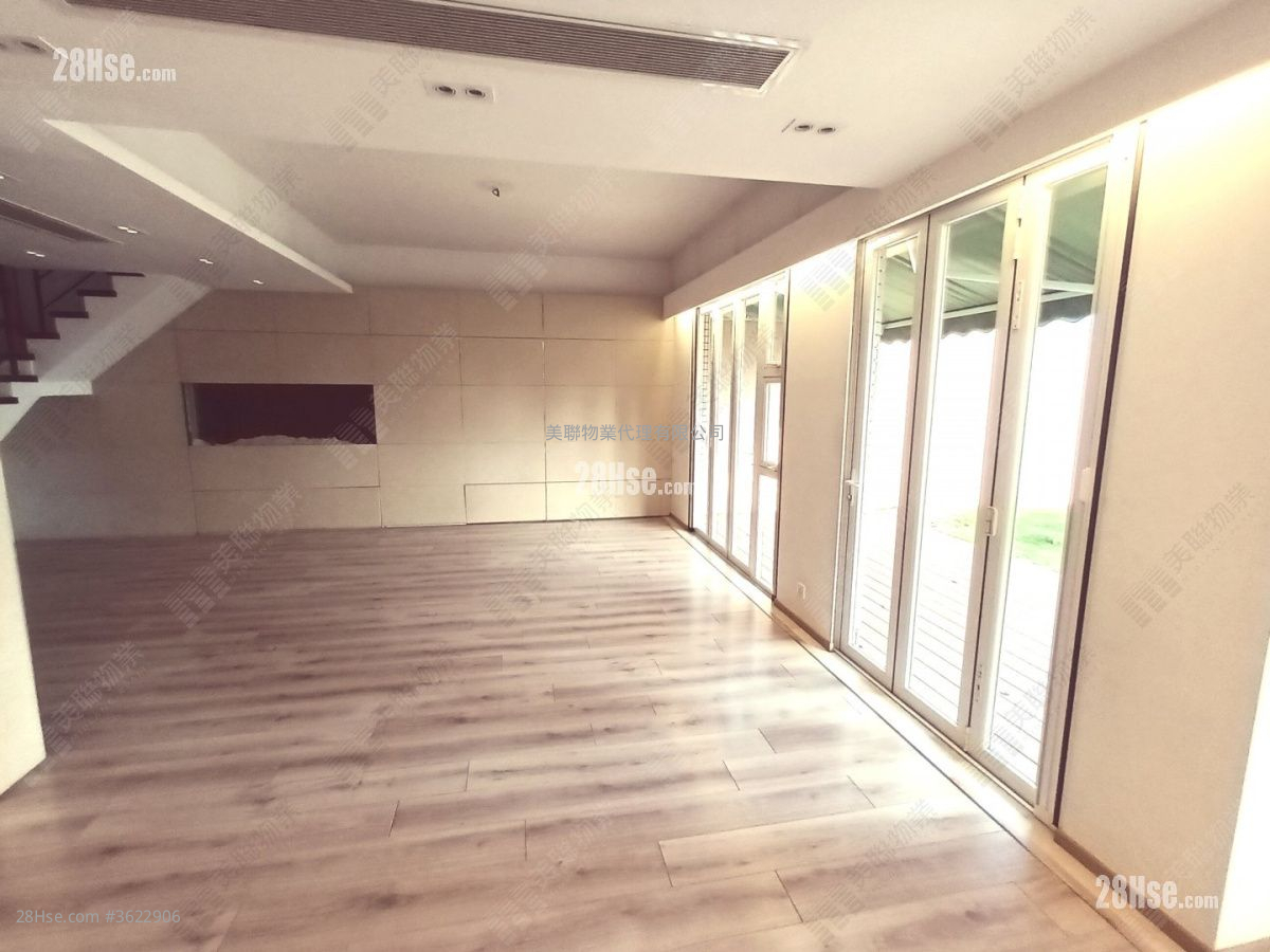 One Beacon Hill Sell 4 Bedrooms 2,073 ft² One Beacon Hill Sell 4 Bedrooms 2,073 ft²