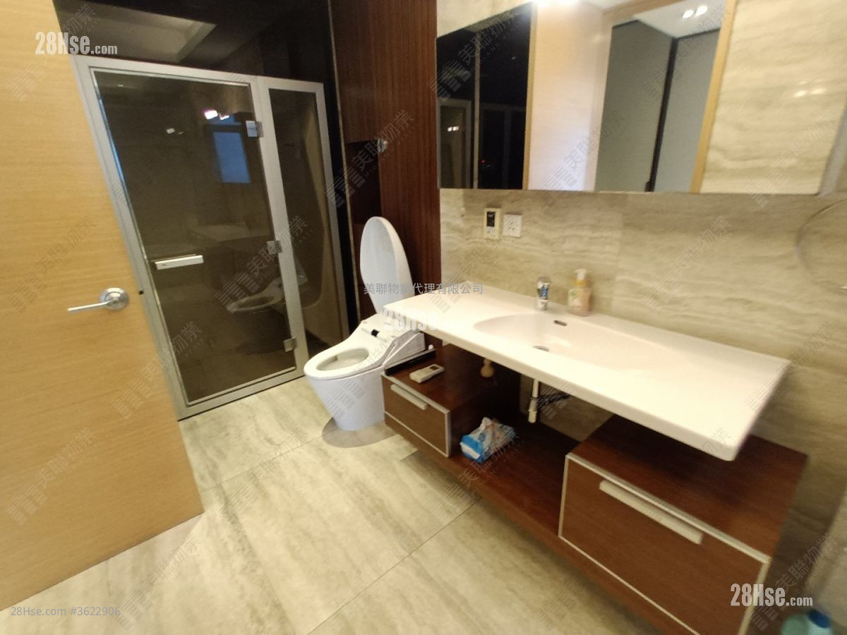 One Beacon Hill Sell 4 Bedrooms 2,073 ft² One Beacon Hill Sell 4 Bedrooms 2,073 ft²