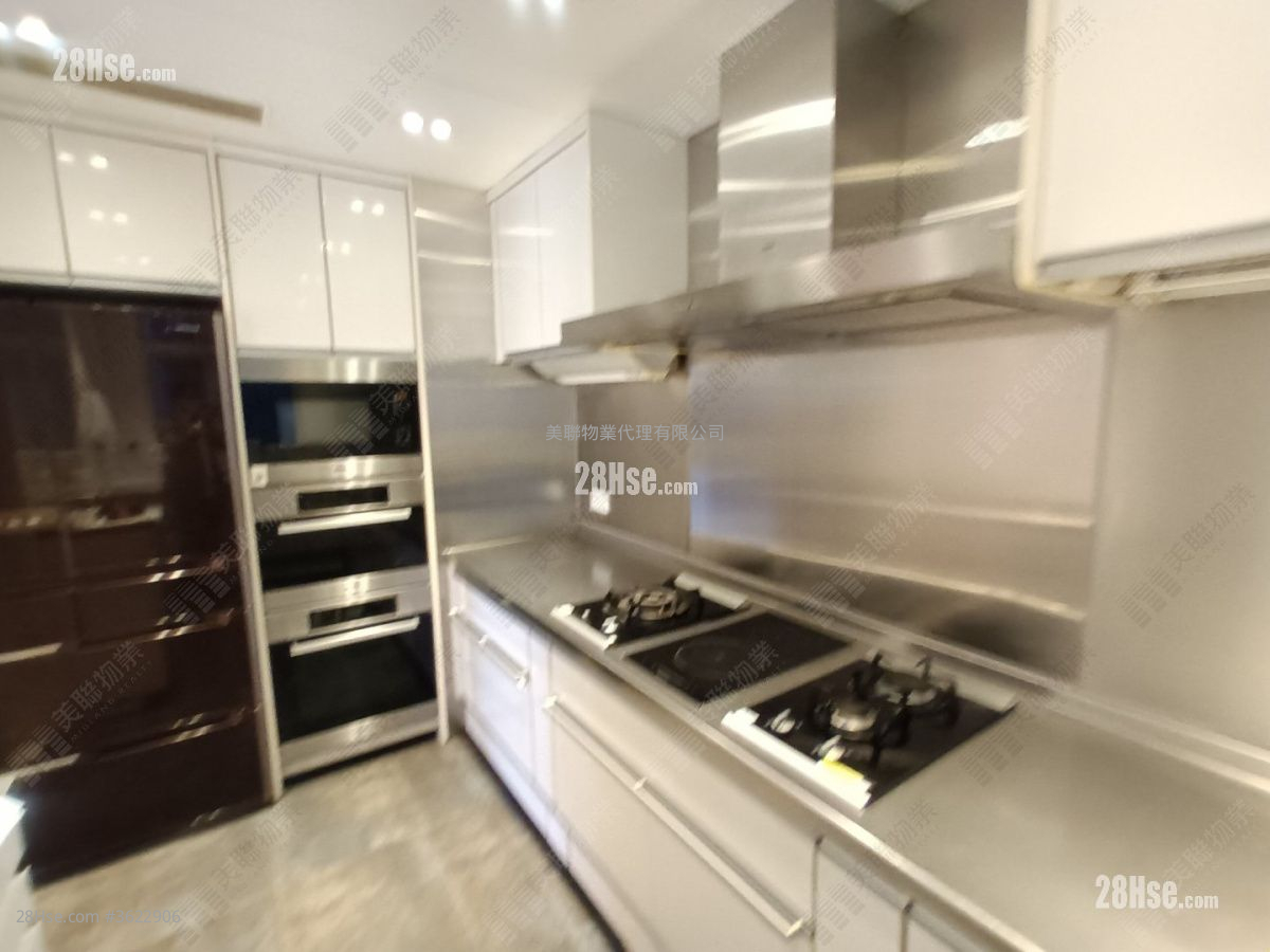 One Beacon Hill Sell 4 Bedrooms 2,073 ft² One Beacon Hill Sell 4 Bedrooms 2,073 ft²