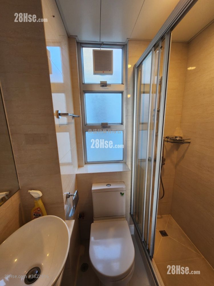 灣景中心大廈 租盤 2 房 , 1 浴室 357 平方呎 灣景中心大廈 租盤 2 房 , 1 浴室 357 平方呎