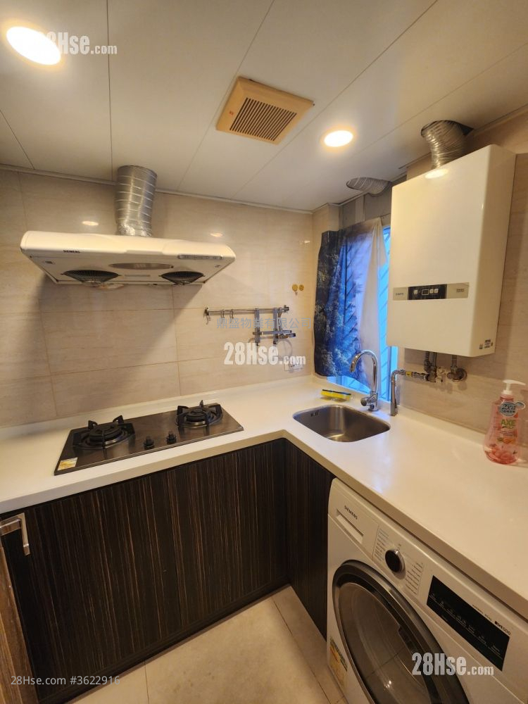 灣景中心大廈 租盤 2 房 , 1 浴室 357 平方呎 灣景中心大廈 租盤 2 房 , 1 浴室 357 平方呎