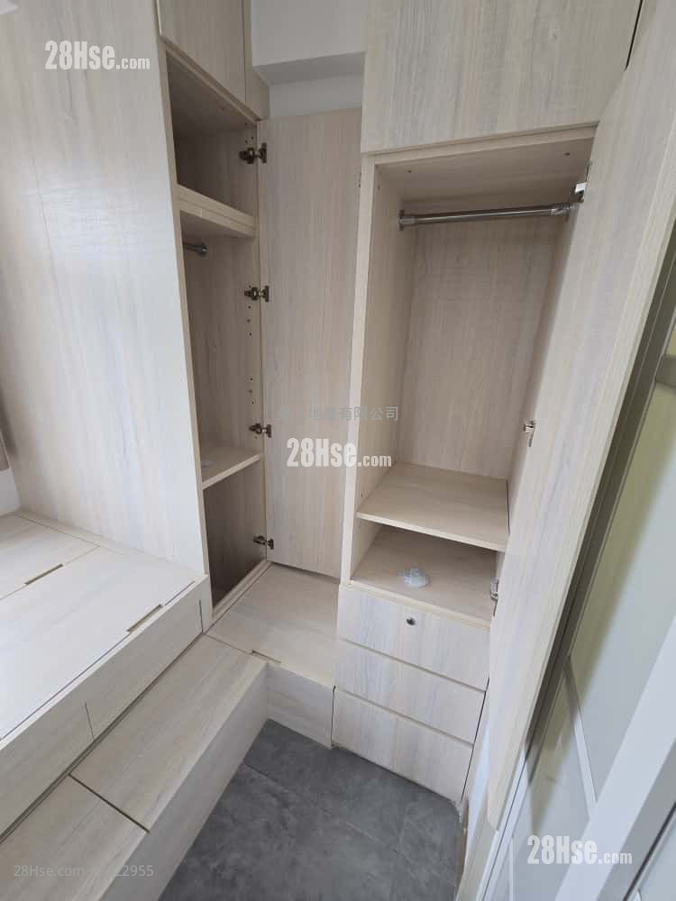 King Fai Building Sell 2 Bedrooms , 1 Bathroom 299 ft² King Fai Building Sell 2 Bedrooms , 1 Bathroom 299 ft²