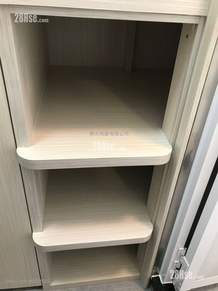 King Fai Building Sell 2 Bedrooms , 1 Bathroom 299 ft² King Fai Building Sell 2 Bedrooms , 1 Bathroom 299 ft²