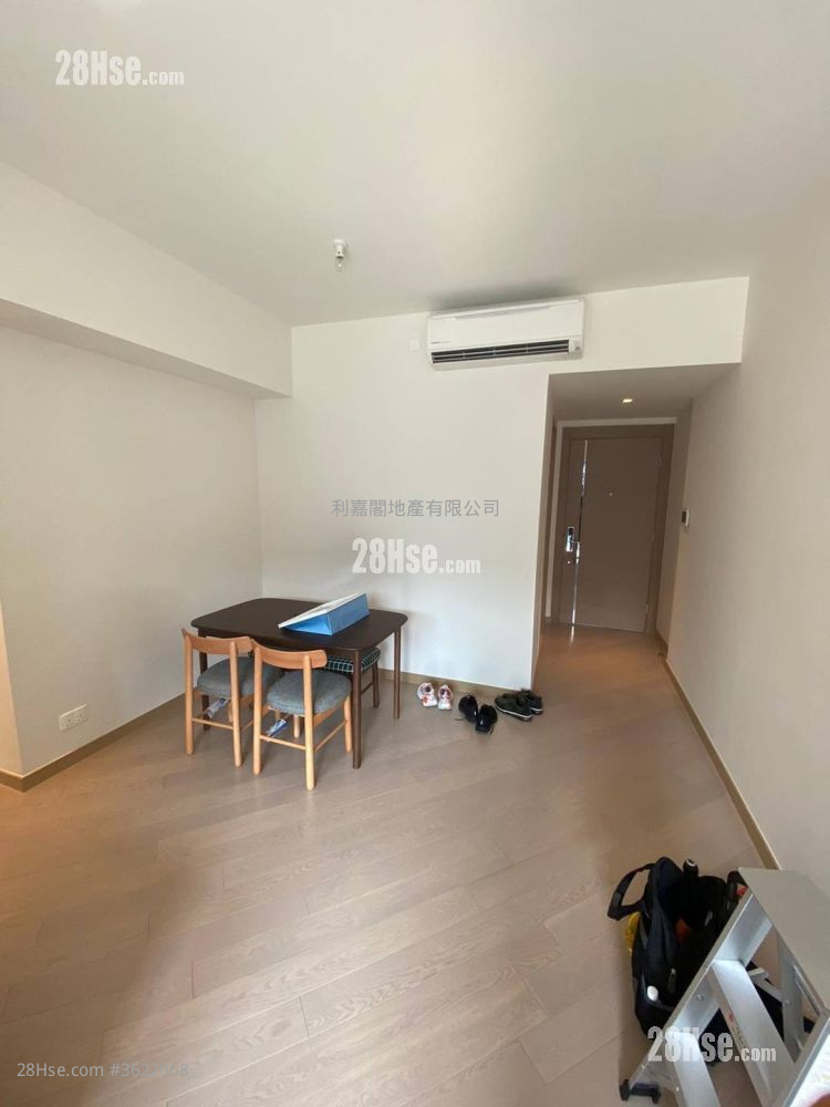 峻巒 售盤 2 房 , 1 浴室 581 平方呎 峻巒 售盤 2 房 , 1 浴室 581 平方呎