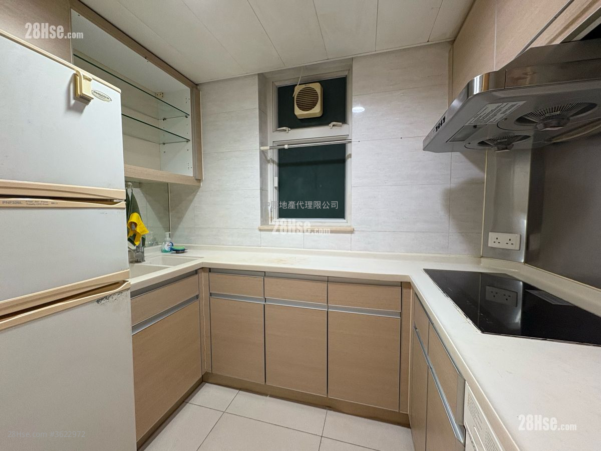 Central Park Towers Rental 3 Bedrooms , 2 Bathrooms 597 ft² Central Park Towers Rental 3 Bedrooms , 2 Bathrooms 597 ft²