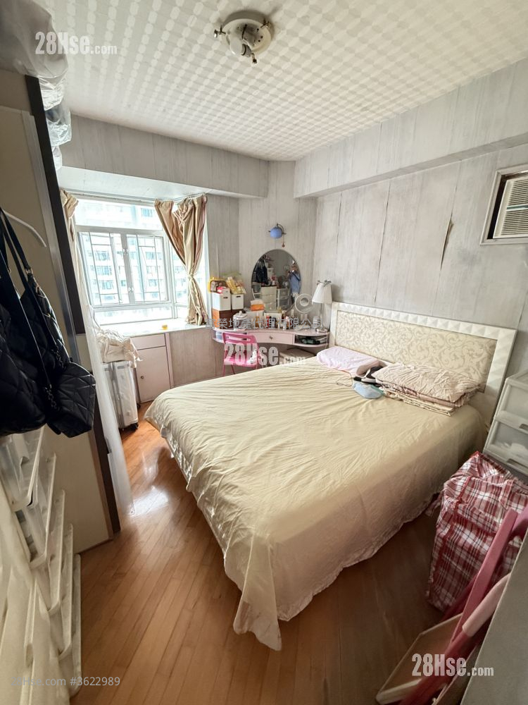 紅磡灣中心 售盤 4 房 , 2 浴室 911 平方呎 紅磡灣中心 售盤 4 房 , 2 浴室 911 平方呎