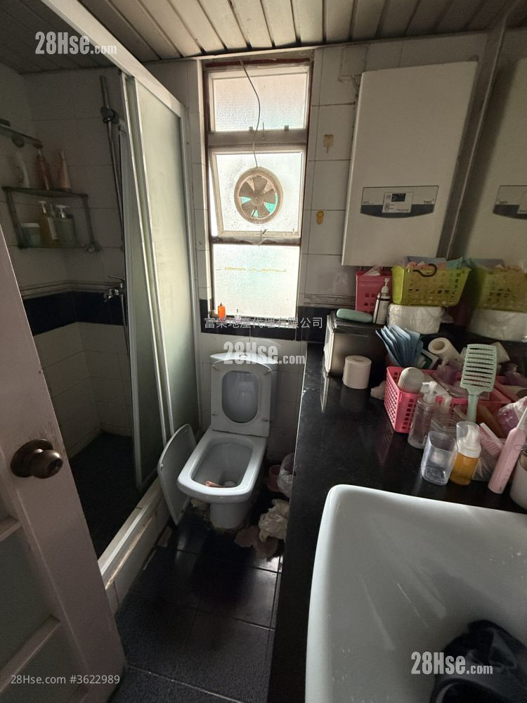 紅磡灣中心 售盤 4 房 , 2 浴室 911 平方呎 紅磡灣中心 售盤 4 房 , 2 浴室 911 平方呎