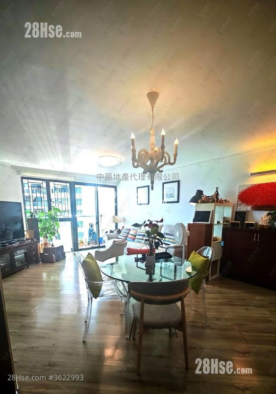 Royal Ascot Sell 3 Bedrooms 1,039 ft² Royal Ascot Sell 3 Bedrooms 1,039 ft²