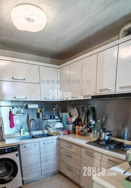 Royal Ascot Sell 3 Bedrooms 1,039 ft² Royal Ascot Sell 3 Bedrooms 1,039 ft²