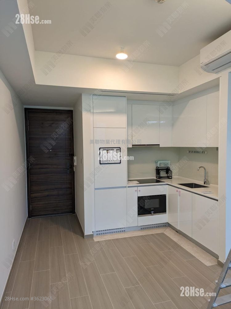 Savannah Sell 2 Bedrooms , 1 Bathroom 448 ft²