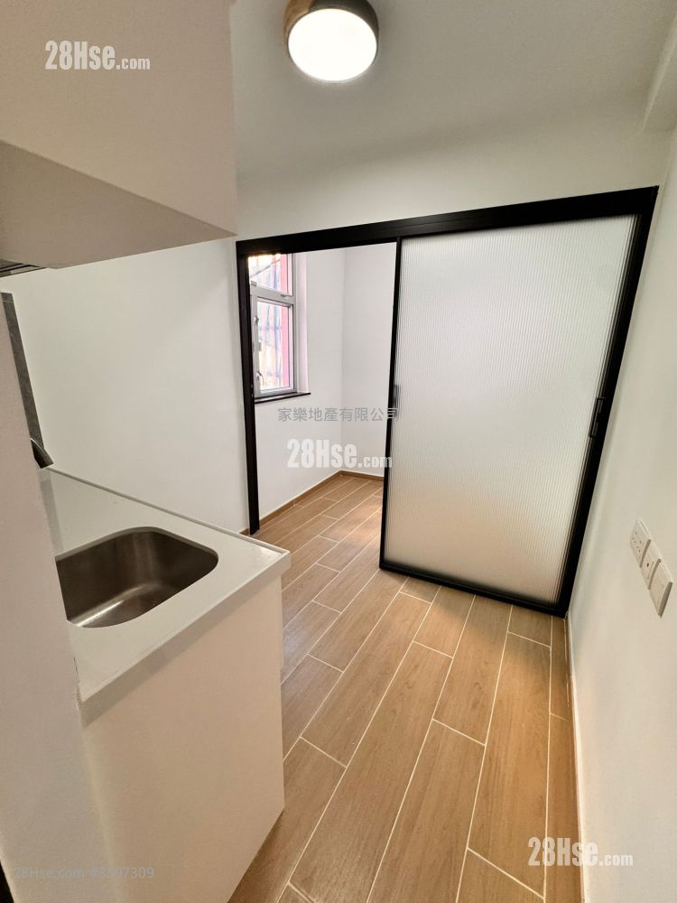 168 Shau Kei Wan Road Rental Studio , 1 Bathroom